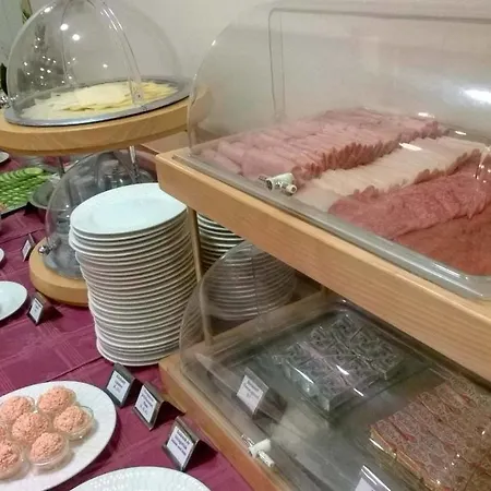 科德蒙酒店 4*