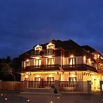 Hotel Koedmoen Eger