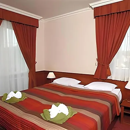 Hotel Koedmoen 4*