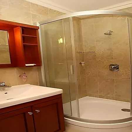 Koedmoen Hotel 4*