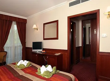 Koedmoen 4* Эгер