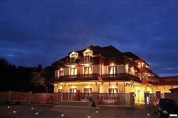 Hotel Koedmoen Eger